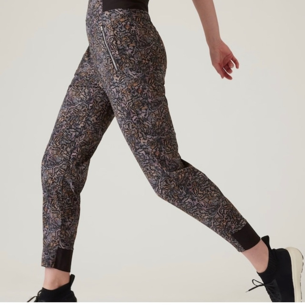 Athleta Trekkie Jogger! Worn once!